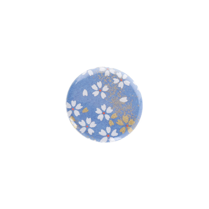 aimant en papier japonais de 32mm de diamètre aux motifs de fleurs au vent bleu pervenche M983 adeline klam