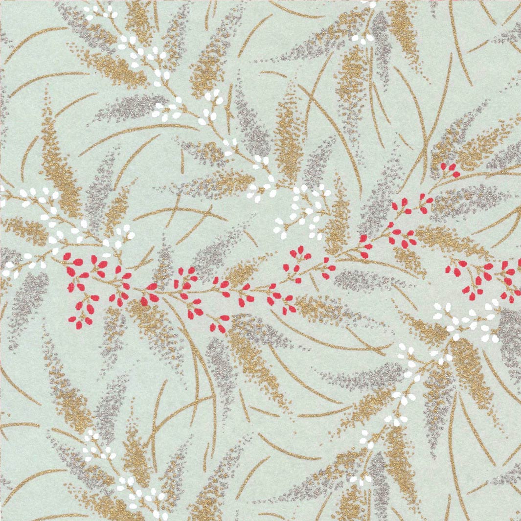 papier japonais yuzen aux motifs de conifères et de baies vert de gris pâle, dorés, argentés,  rouges et blancs adeline klam de 10cm par 10cm