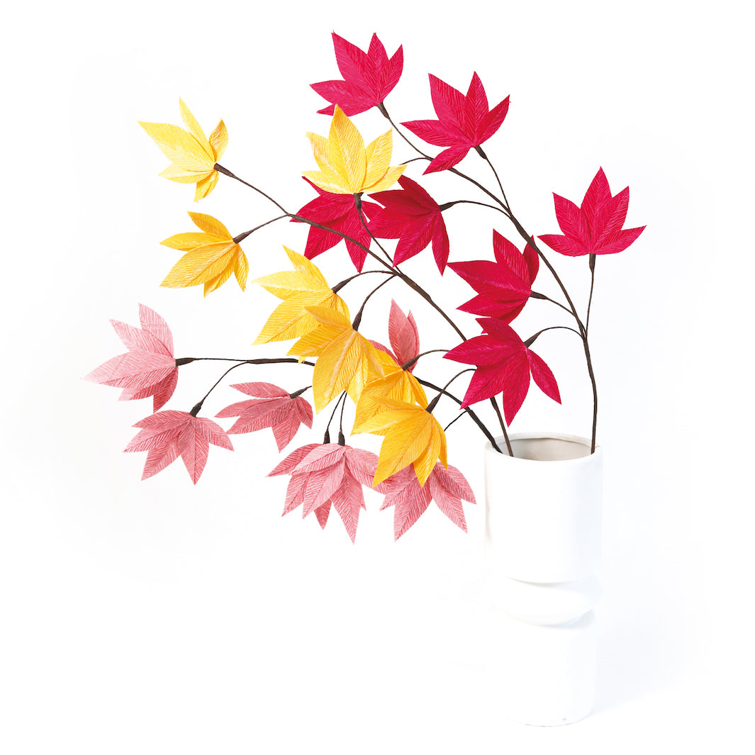 photo packshot du feuillage monté du kit 3 branchages de feuilles d'érable en crépon rose fuchsia foncé, lie de vin et jaune moutarde « rio » adeline klam