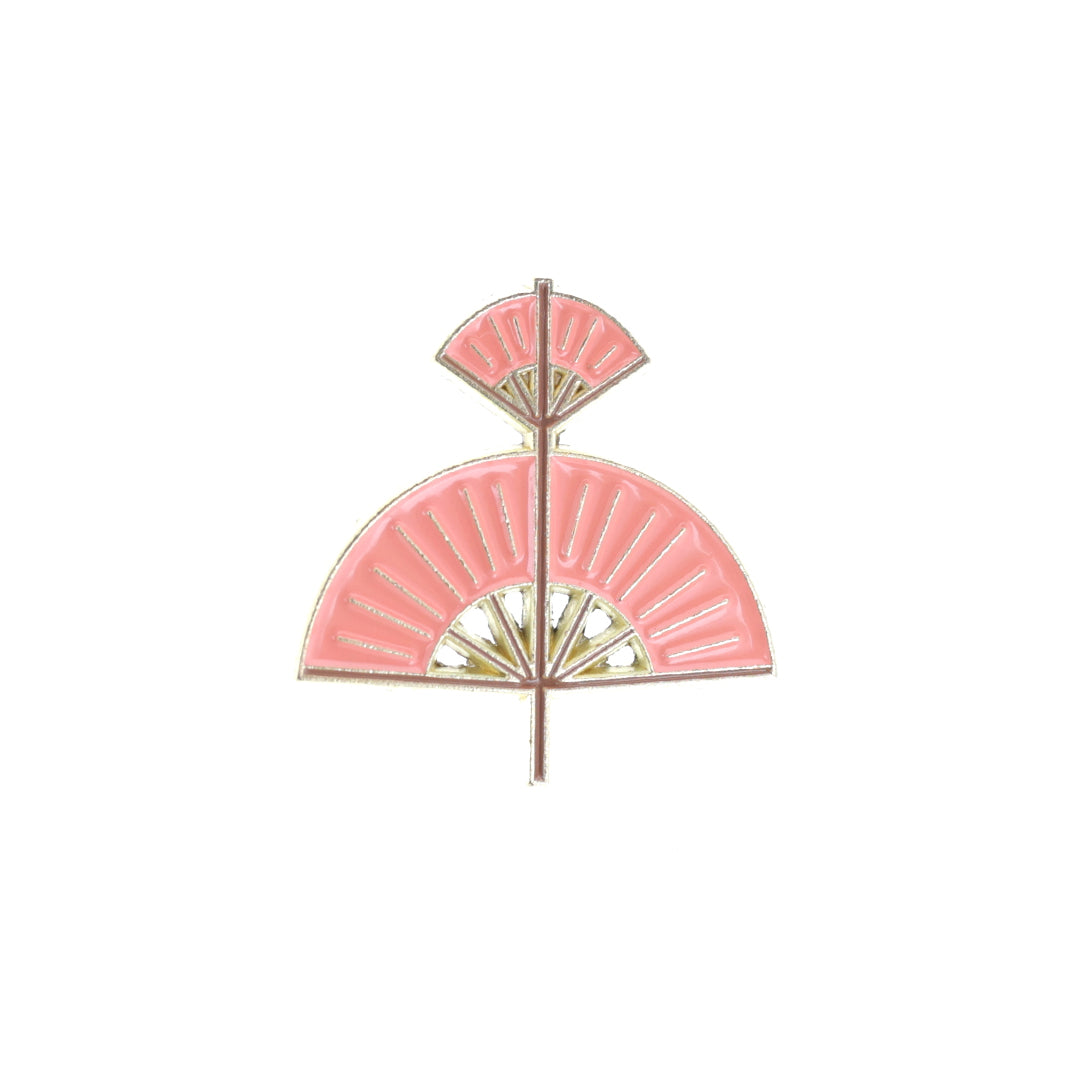 photo packshot du pin's en forme de double éventail rose