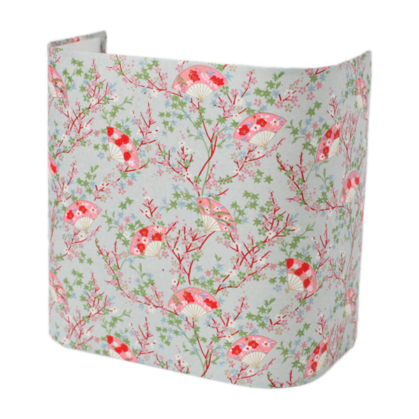 Applique murale japonaise - Eventails et branchages roses et rouges sur fond bleu gris - M726