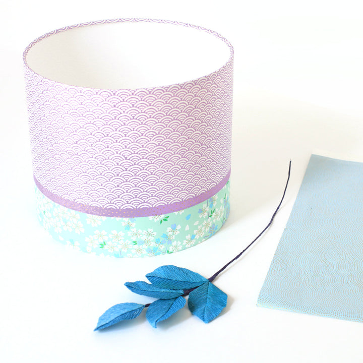 Abat-jour japonais cylindrique 3 bandes - Vagues Mauves & Fleurs de Cerisier Blanches, Fond Vert d'eau - M833 et M626