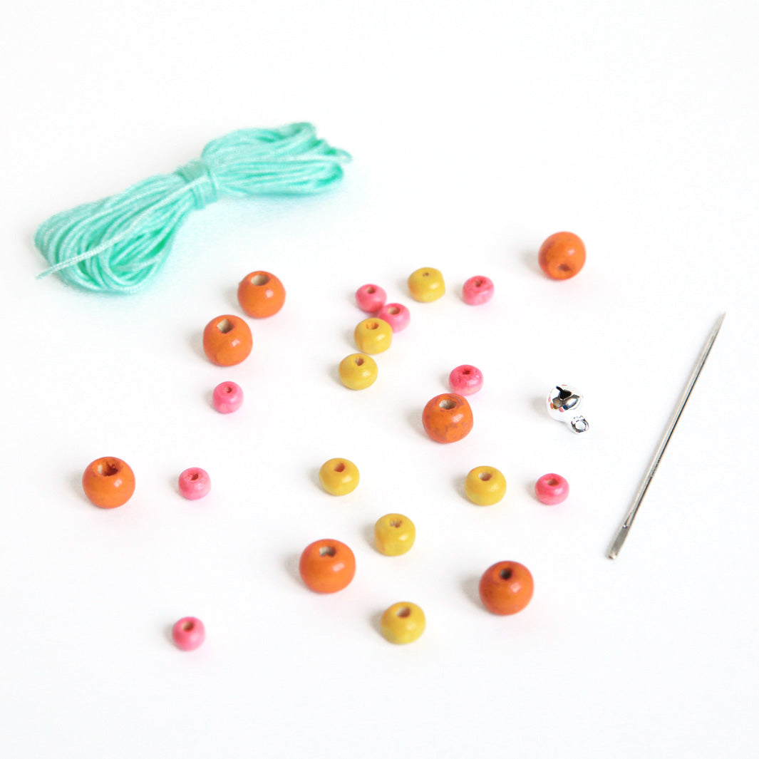 Lot de Fil & Perles - Fil 3m, Vert d'eau - 21 Perles, Orange, Rose et Jaune + Aiguille - M1