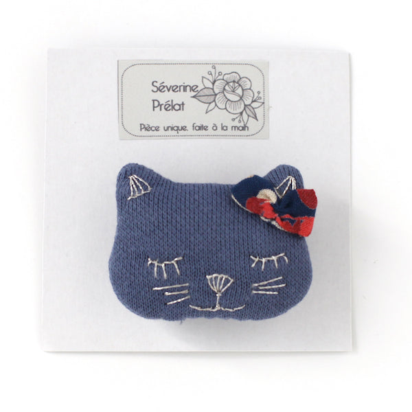 Broche en tissu Chat - Bleu foncé et Fleurs - Séverine Prélat