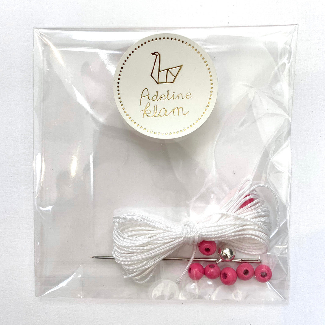 Lot de Fil & Perles - Fil 3m, Blanc - 7 Petites Perles Roses - Aiguille