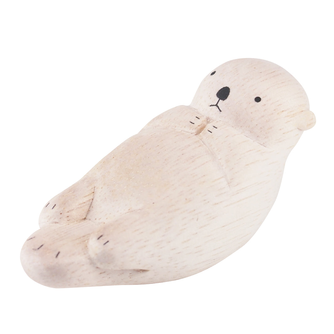 Loutre sur le dos en bois - Pole Pole - T-Lab