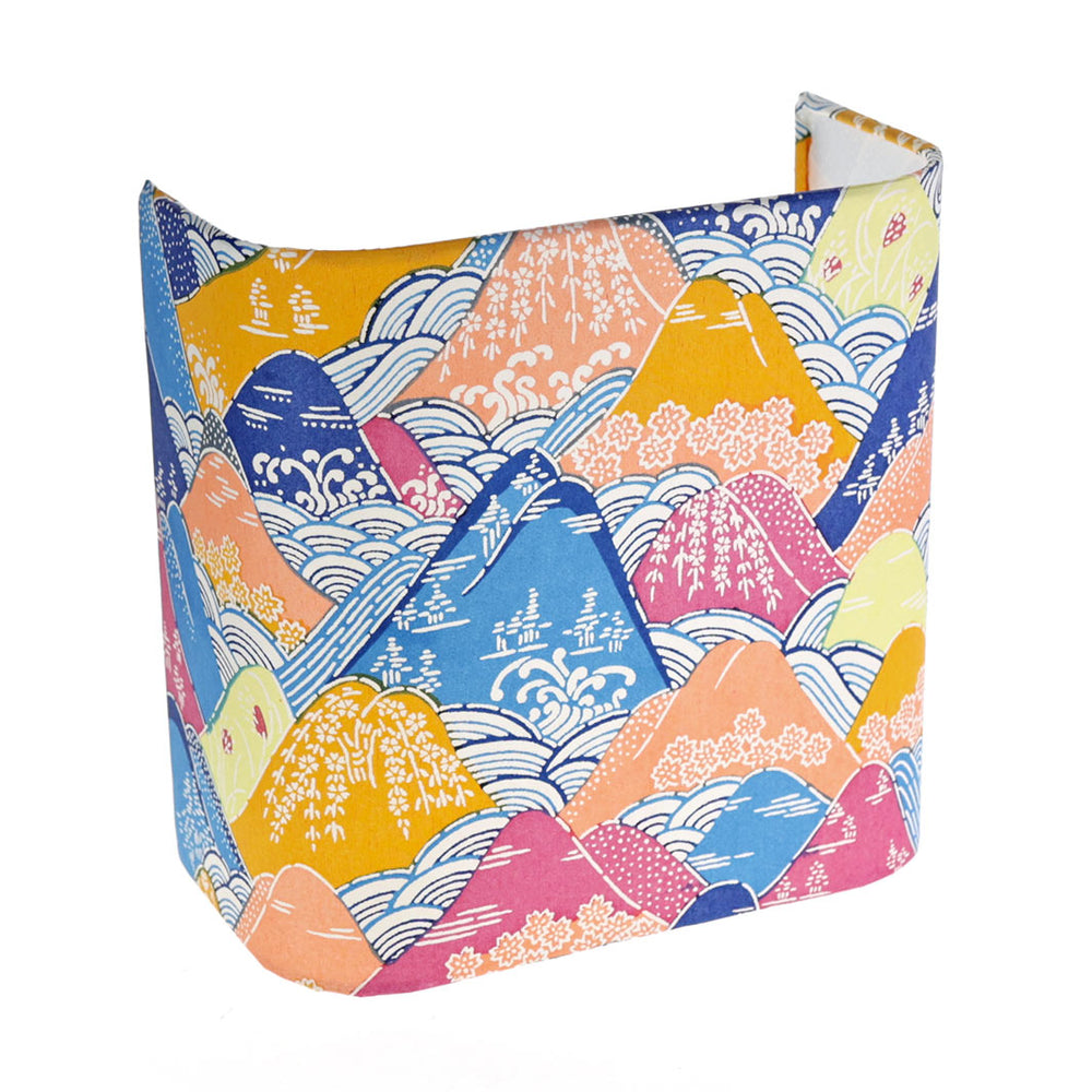 applique murale japonaise (petit modèle) aux motifs de montagnes et rivières dans les tons bleus, orange, jaunes et mauve (M966) adeline klam