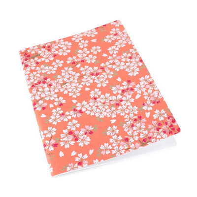 carnet de note tapissé de papier japonais au motif de fleurs de cerisier corail, rose clair et rose fuschia foncé M622  adeline klam
