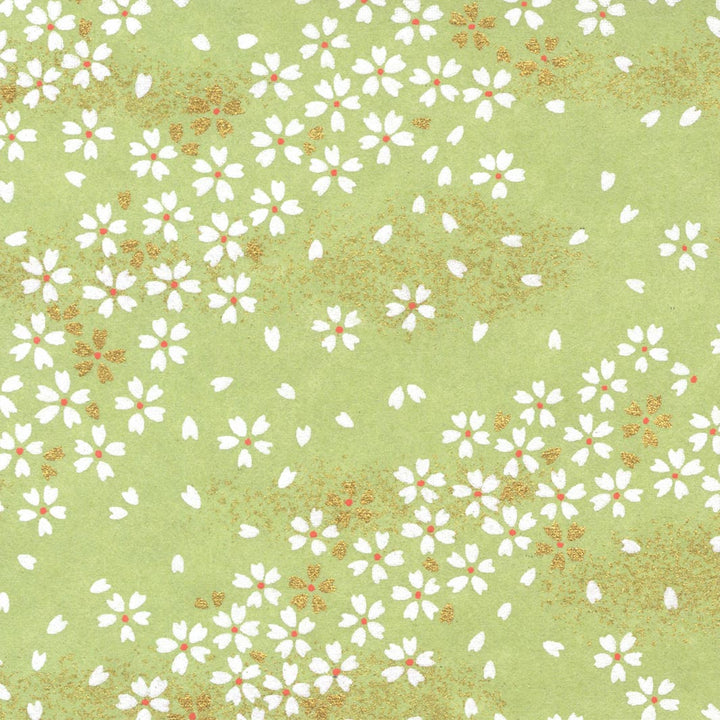 carré de 10cm par 10cm de papier japonais yuzen chiyogami aux motifs de fleurs au vent dans les tons vert amande adeline klam (M984)
