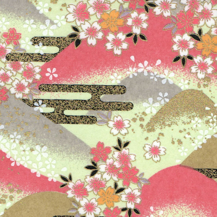 carré de 10cm par 10cm de papier japonais yuzen chiyogami aux motifs de montagnes et de fleurs de cerisier dans les tons  bois de rose, jaune moutarde, vert amande, gris et dorés adeline klam (M1033)