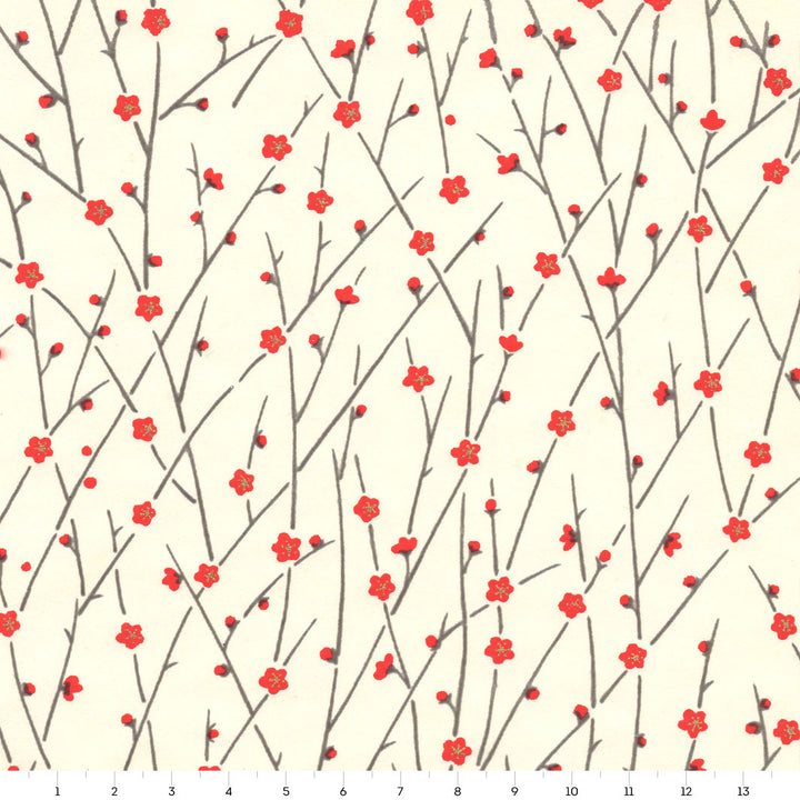 carré de 14cm par 14cm de papier japonais yuzen chiyogami aux motifs de fines branches en fleurs dans les tons crème, rouges et gris foncé adeline klam (M672)