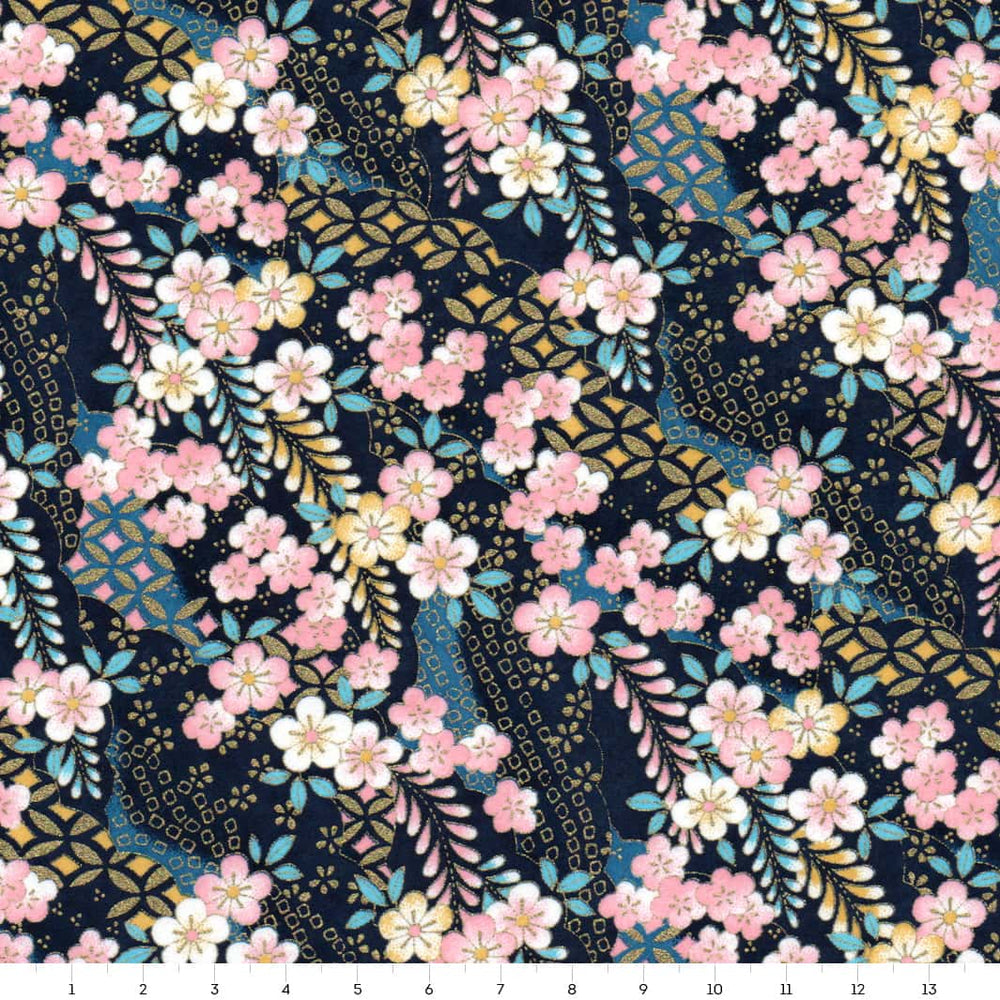 carré de 14cm par 14cm de papier japonais yuzen chiyogami aux motifs de fleurs de prunier et nuages à motifs bleu marine et turquoise, jaunes, roses, blancs et dorés adeline klam (M1032)