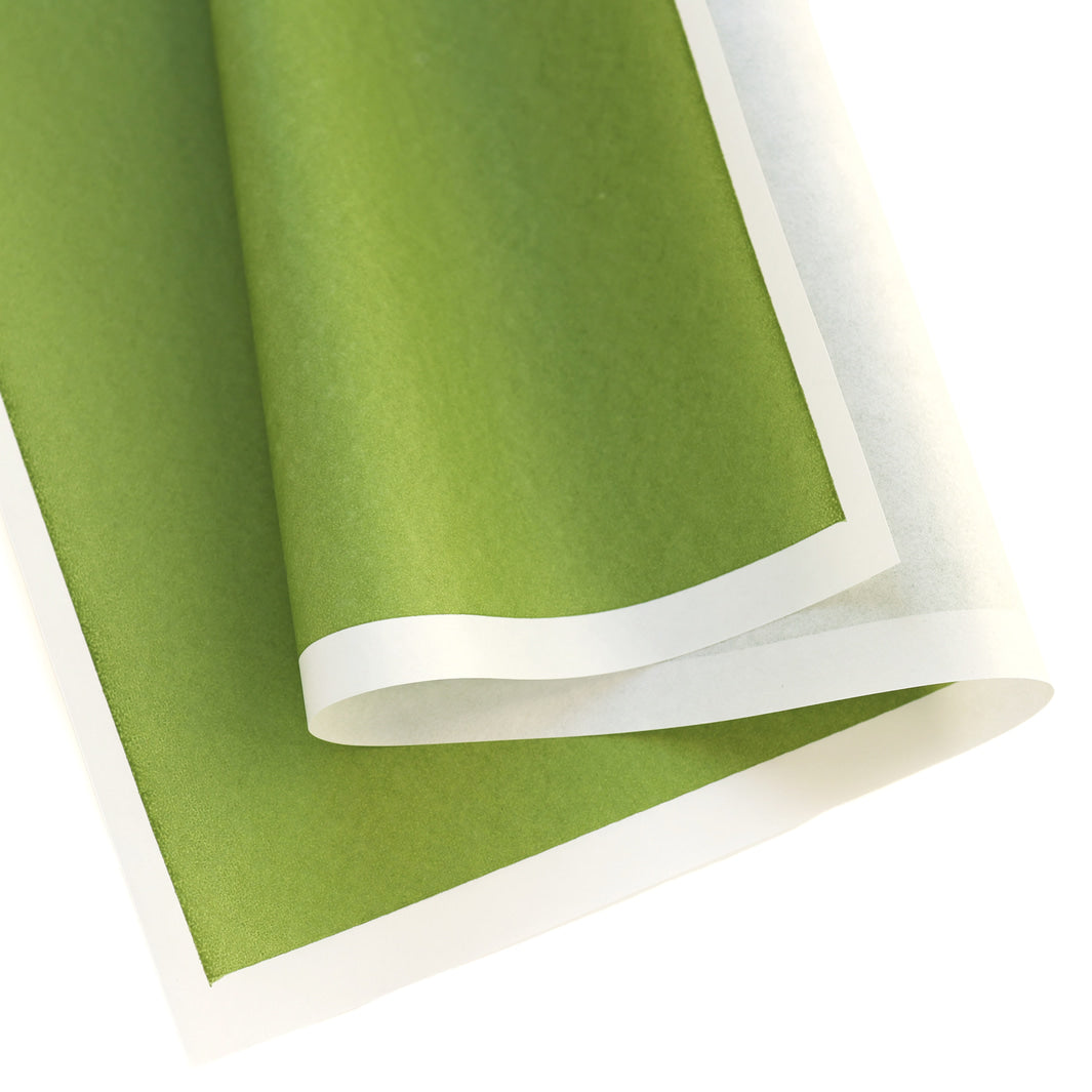 photo packshot d'une courbe du papier japonais yuzen chiyogami uni vert olive adeline klam (U1044)