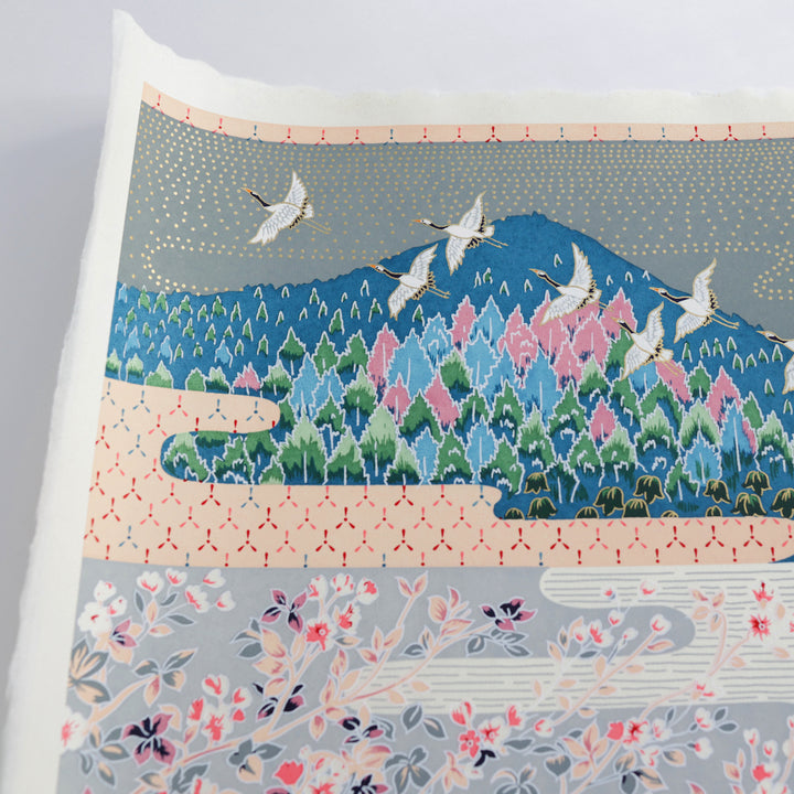 détail du coin supérieur gauche du poster en papier japonais au motif de paysage japonais dans les tons bleus, verts, gris, noirs, orange et roses adeline klam