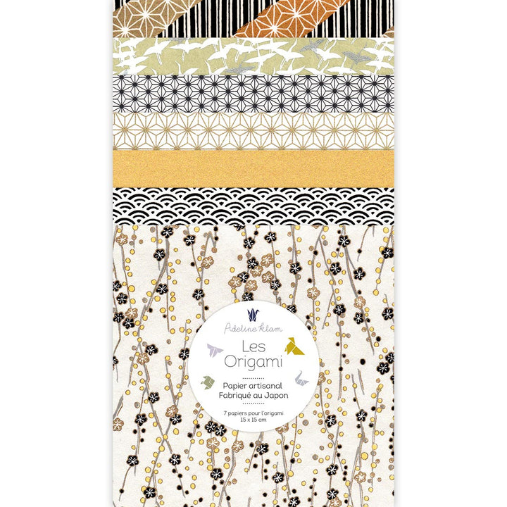 image packshot du set de 7 carrés de papiers japonais adeline klam de 15cm par 15cm dans les tons blanc crème, noirs et dorés « manuscrit » (S4) adeline klam