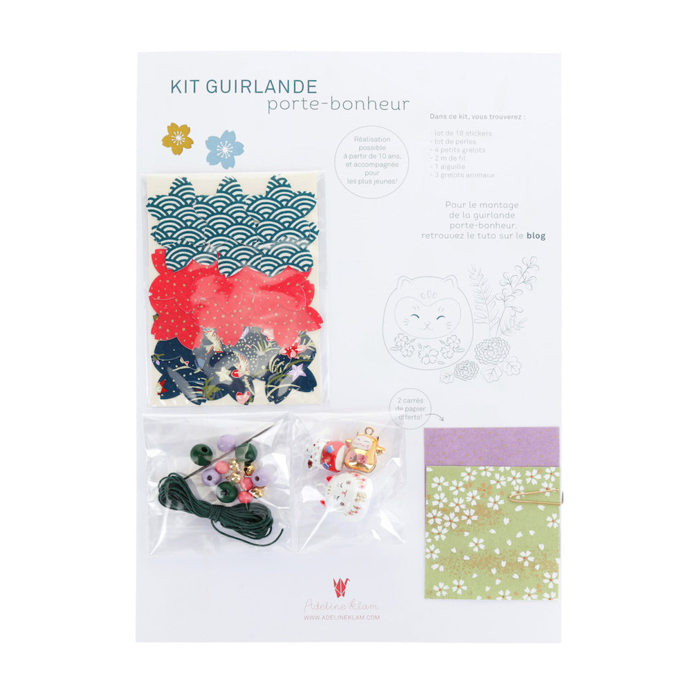 packshot du kit guirlande porte-bonheur bleu marine et rose rouge « gala » Y1 adeline klam