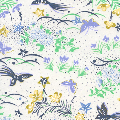 papier japonais yuzen chiyogami aux motifs de fleurs, d'oiseaux et de papillons blanc cassé, bleu marine, vert, mauve et jaune adeline klam de 10cm par 10cm (M1003)