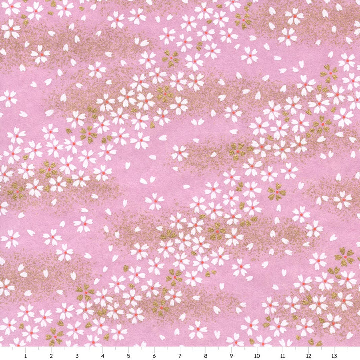 papier japonais yuzen chiyogami aux motifs de fleurs au vent sur fond rose mauve adeline klam de 14cm par 14cm