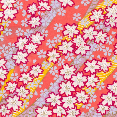 papier japonais yuzen chiyogami aux motifs d'ondulations fleuries corail, jaune moutarde, mauve, bleu ciel, fuschia et or adeline klam de 10cm par 10cm (M1000)