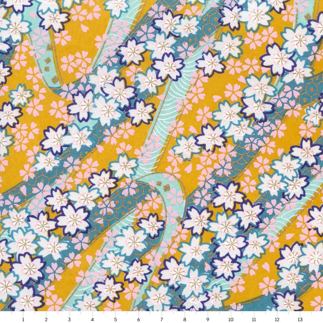 papier japonais yuzen chiyogami aux motifs d'ondulations fleuries jaune moutarde, vert d'eau, bleu canard, violet foncé, rose et or adeline klam de 14cm par 14cm (M1001)