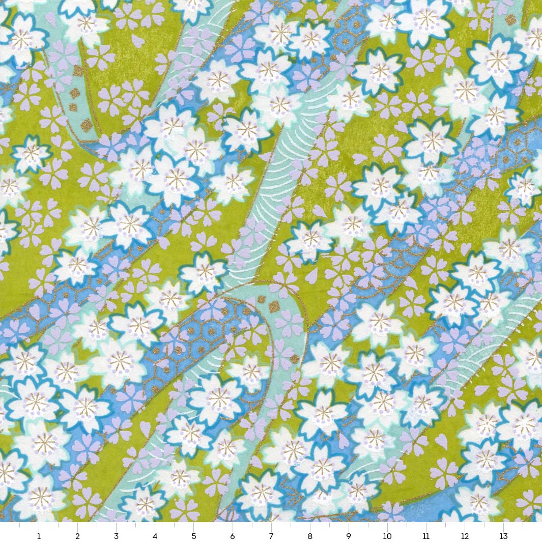 papier japonais yuzen chiyogami aux motifs d'ondulations fleuries jaune vert, bleu mauve, vert d'eau, lilas et or adeline klam de 14cm par 14cm (M1001)