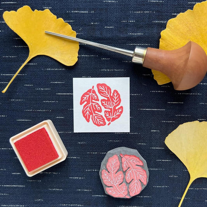 photo d'ambiance de l'atelier tampons « sceaux japonais » (niveau 2) de nathalie du héron graveur