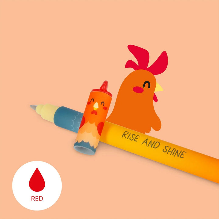 photo d'ambiance du stylo gel effaçable en forme de coq rouge, orange, jaune et bleu à l'encre rouge et à la pointe 0,7mm legami