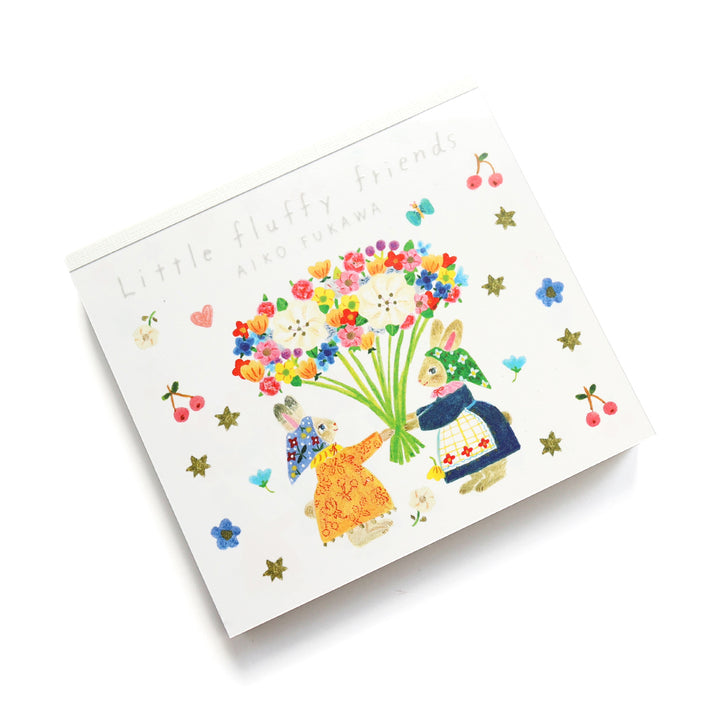 photo packshot de biais du bloc-notes de 120 feuilles « little fluffy friends » par Aiko Fukawa pour Cozyca Products