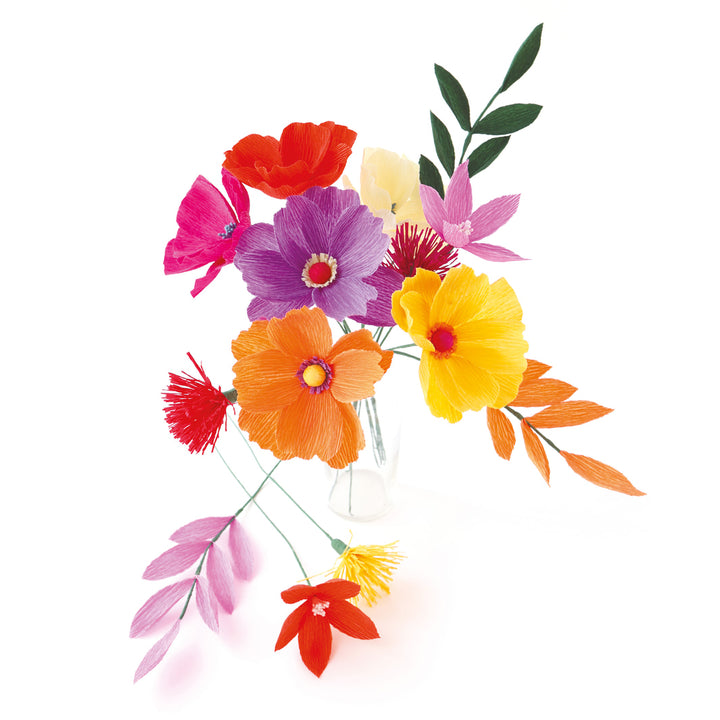photo packshot du bouquet monté du kit bouquet de fleurs en crépon dans les tons jaunes, orange, rouges, roses, violets et vert foncé « tutti frutti » adeline klam