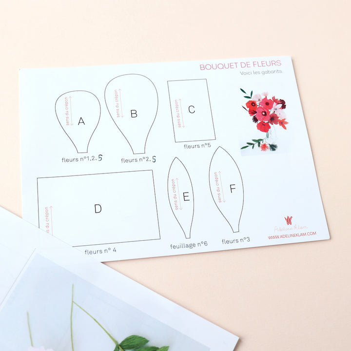 photo packshot de la carte de gabarits du kit bouquet de fleurs en crépon adeline klam