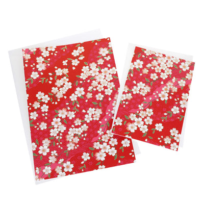 photo packshot de cartes doubles, petits et grands modèles, aux motifs de fleurs de cerisier rouge carmin adeline klam  (M885)