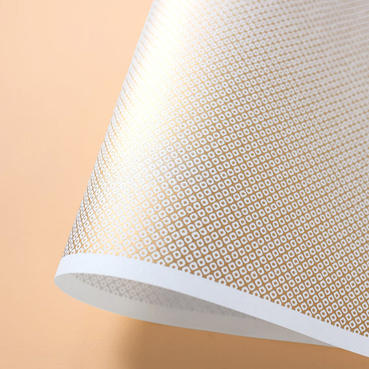 photo packshot d'une courbe de papier japonais yuzen chiyogami au motif kanoko doré et blanc adeline klam (M636)