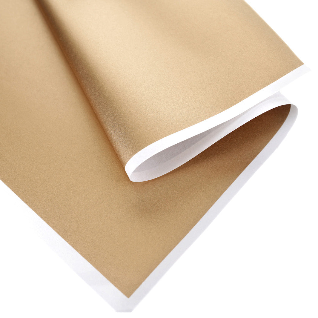 photo packshot d'une courbe du papier japonais yuzen chiyogami uni or lisse adeline klam (M465)