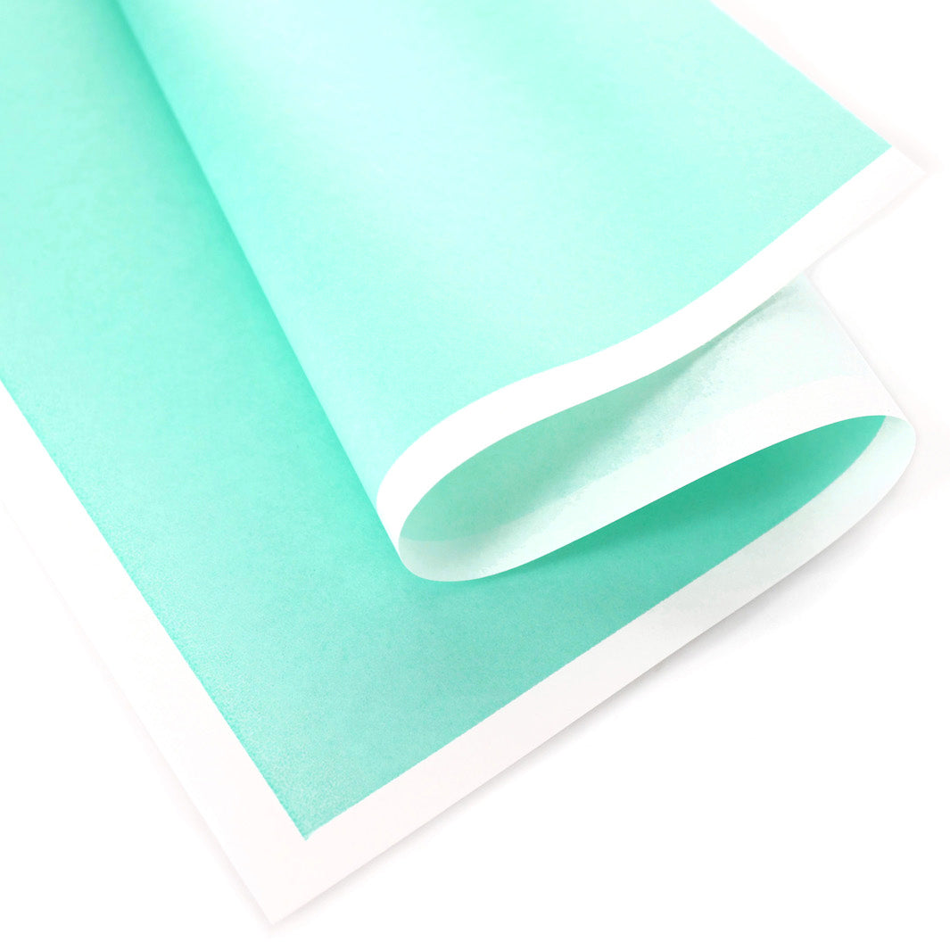 photo packshot d'une courbe du papier japonais yuzen chiyogami uni vert d'eau adeline klam (U505)