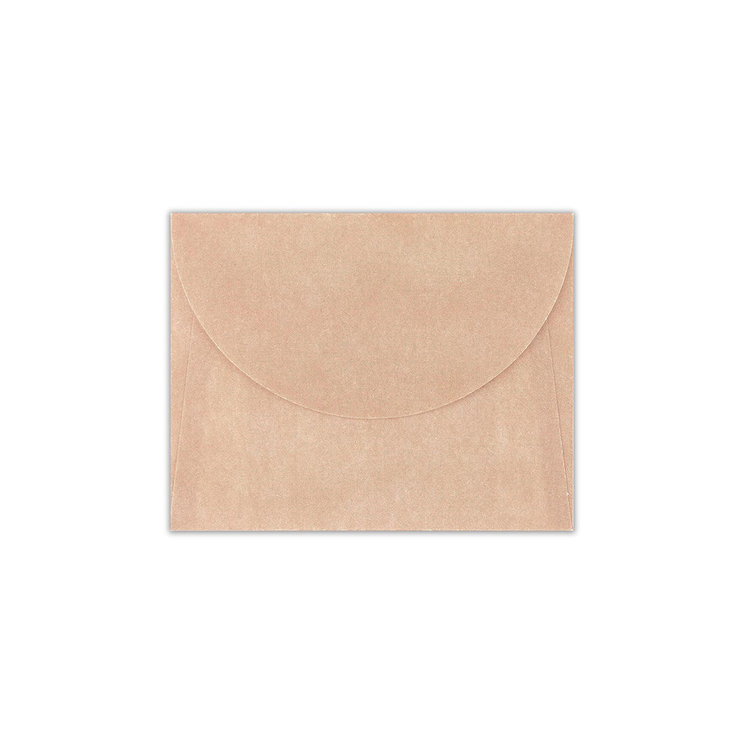 photo packshot de l'enveloppe du mini set de 10 papiers à lettre et 5 enveloppes roses aux motifs de lapin, de trèfle et de fleurs de nb bo., ltd. japan