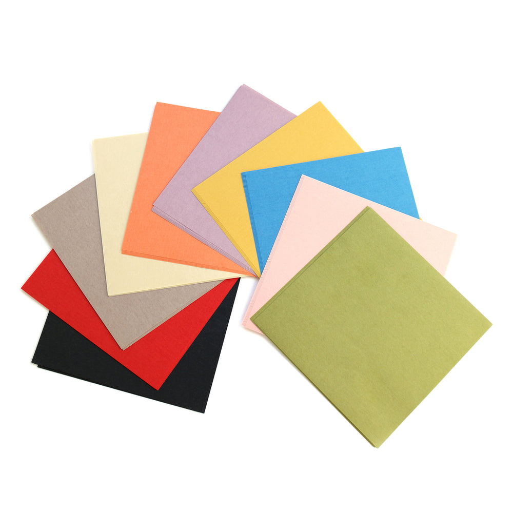 photo packshot de l'éventail de couleurs du set de 50 papiers origami multicolore unis mino washi de 15cm de côté (assortiment 1)