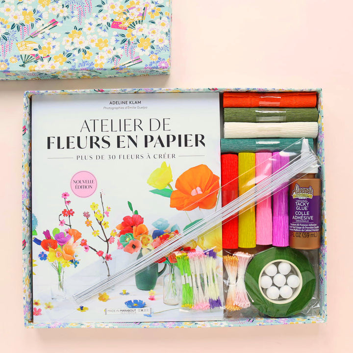 photo packshot de face du coffret ouvert « fleurs en papier » adeline klam