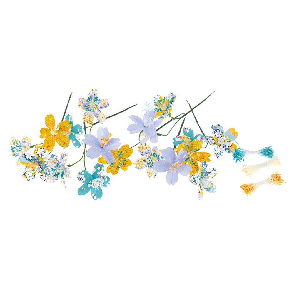 photo packshot des fleurs montées du kit fleurs de cerisier bleu lavande, jaune moutarde et bleu turquoise « multifruits » adeline klam