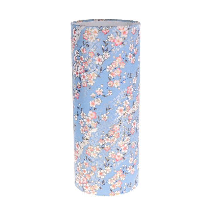photo packshot de la lampe japonaise à poser aux motifs de fleurs de cerisier et motifs variés bleu ciel (M384) adeline klam