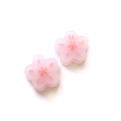 photo packshot du lot de 2 gommes en forme de fleurs de cerisier  rose clair rico design