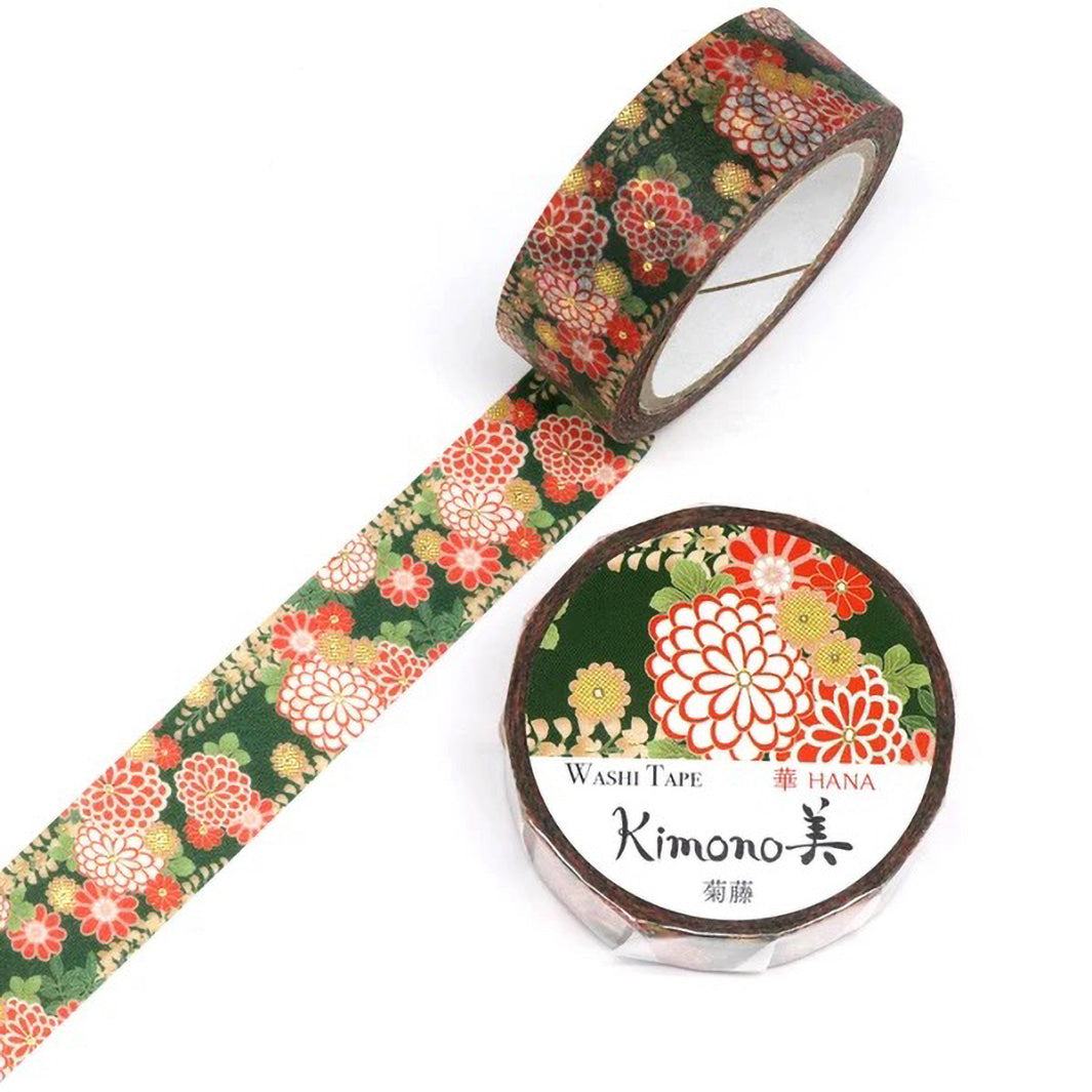 photo packshot d'un masking tape au motifs de chrysanthèmes et de glycines dans les tons verts, rouges, blancs et dorés