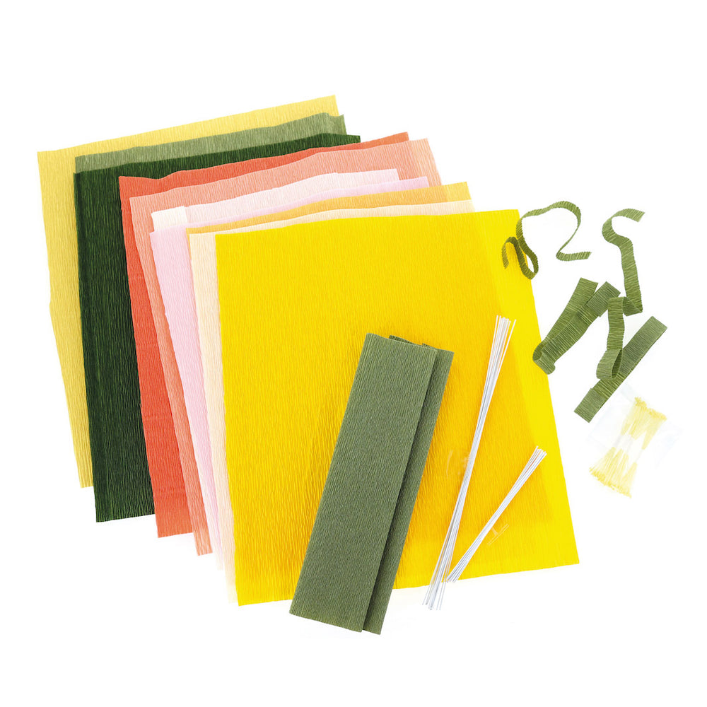 photo packshot du matériel du kit bouquet de jonquilles en crépon dans les tons jaunes, orange, corail et verts adeline klam