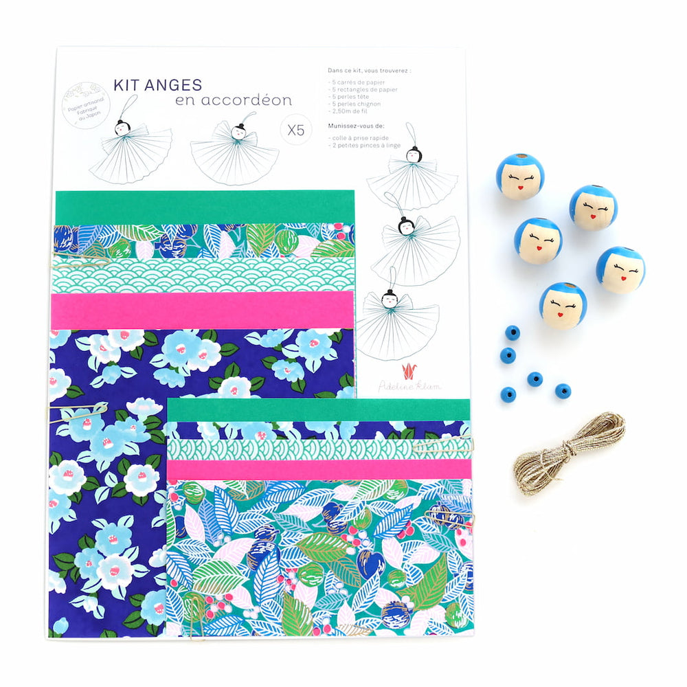 photo packshot du packaging du kit anges accordéon dans les tons bleu nuit, bleu canard, vert menthe et rose vif « fantastique » adeline klam