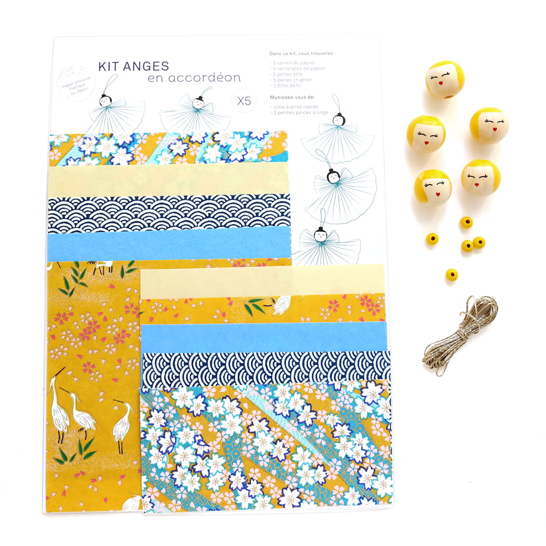 photo packshot du packaging du kit anges accordéon dans les tons jaune pâle, jaune moutarde, bleu pervenche, bleu marine et turquoise « horizon » adeline klam