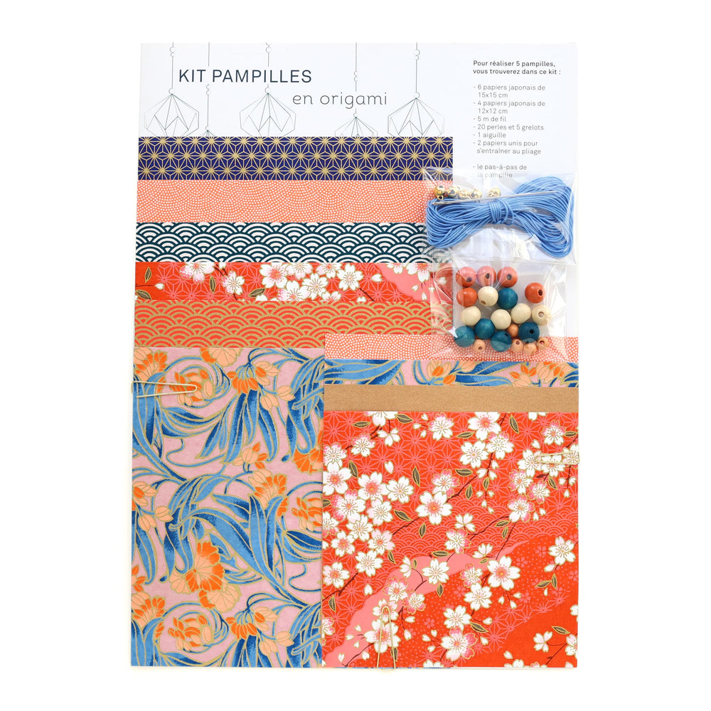 photo packshot du packaging du kit pampilles « william » dans les tons corail, rouge orange, bleu moyen et nuit  et dorés adeline klam (septembre 2026)