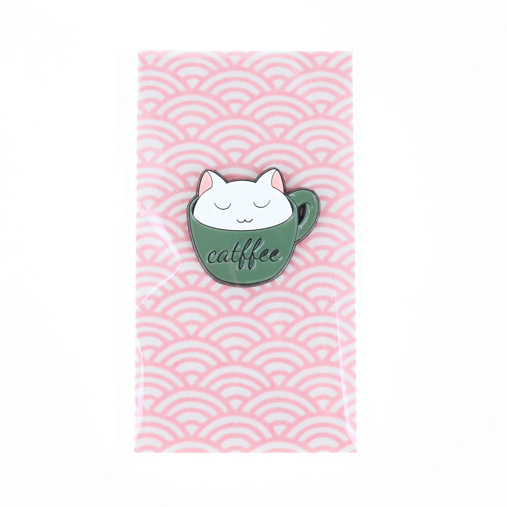 photo packshot du packaging du pin's catffee blanc, vert et rose