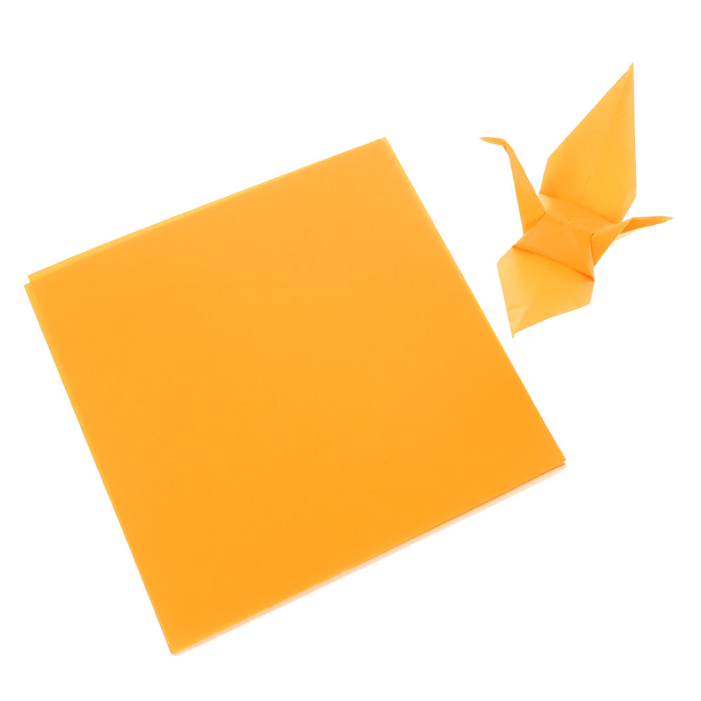 photo packshot des papiers et d'une grue montée du set de 100 papiers origami unis jaune safran toyo