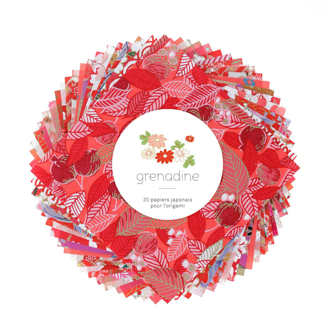 photo packshot du set de 7 carrés de papiers japonais adeline klam de 10cm par 10cm dans les tons rouges, rouge orangé et roses « grenadine »