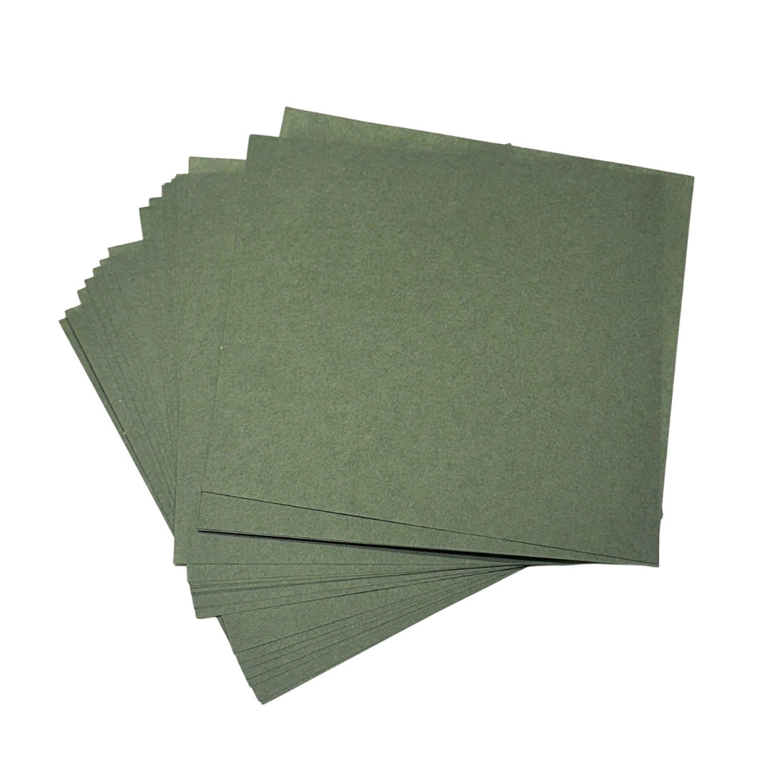 photo packshot du set de 20 papiers origami unis vert mousse en 15cm par 15cm de ogawa
