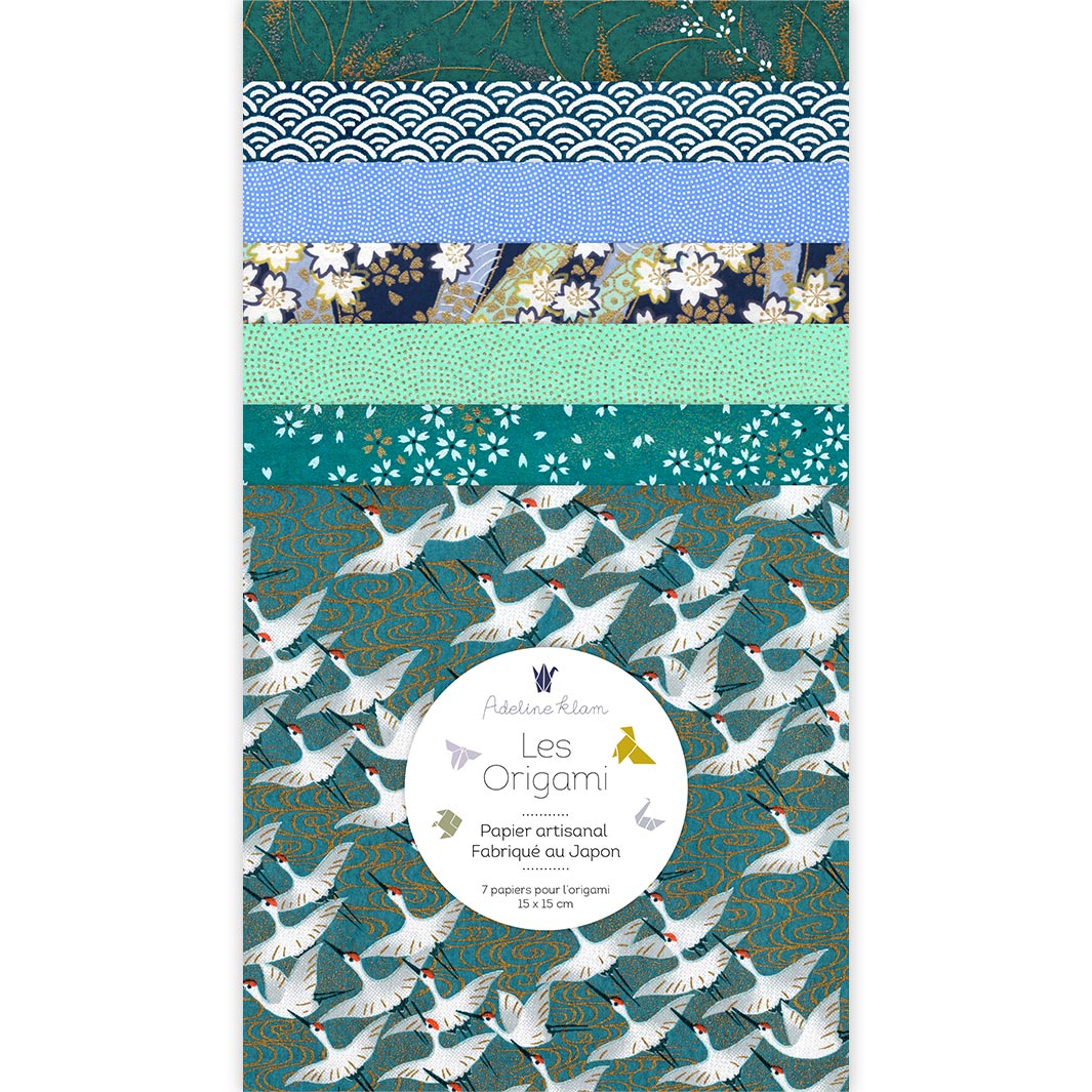 photo packshot du set de 7 carrés de papiers japonais adeline klam de 15cm par 15cm dans les tons bleu nuit, bleu canard et vert d'eau « orage » (Z11)
